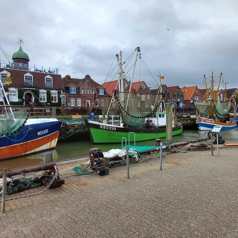 Neuharlingersiel Hafen